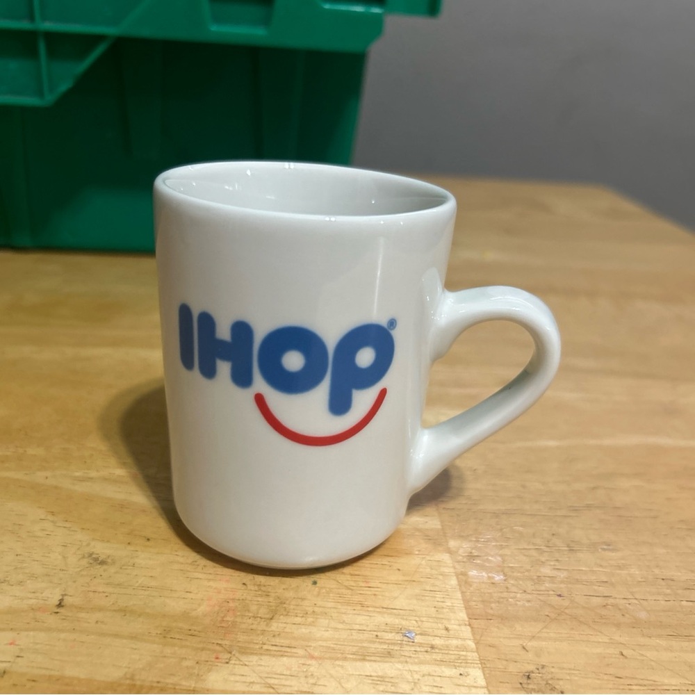 VTG 1980s IHOP Smiley Coffee Mug Lot of 11